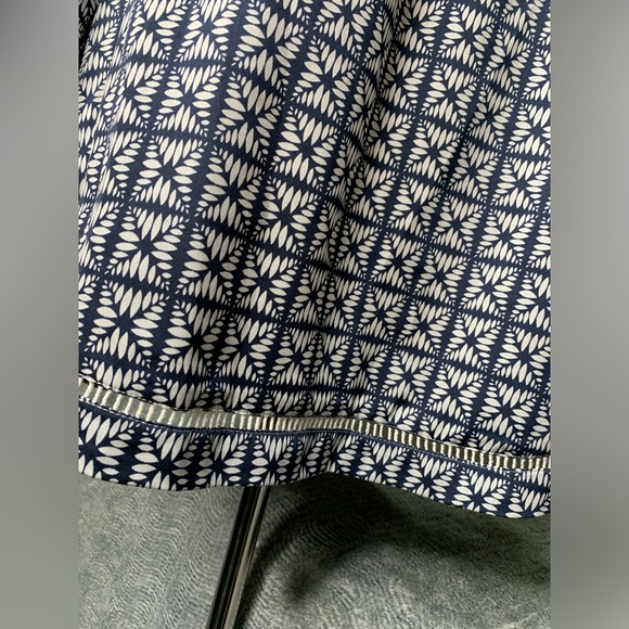 3/$20 J. CREW Long Sleeve Pullover Blouse Hi-Low Curve Hem Eyelet Accents Large - Picture 3 of 14